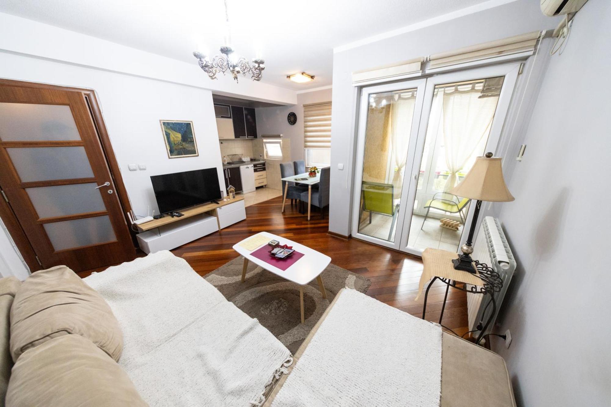 Lux Place Apartments Downtown 크라구예바츠 외부 사진