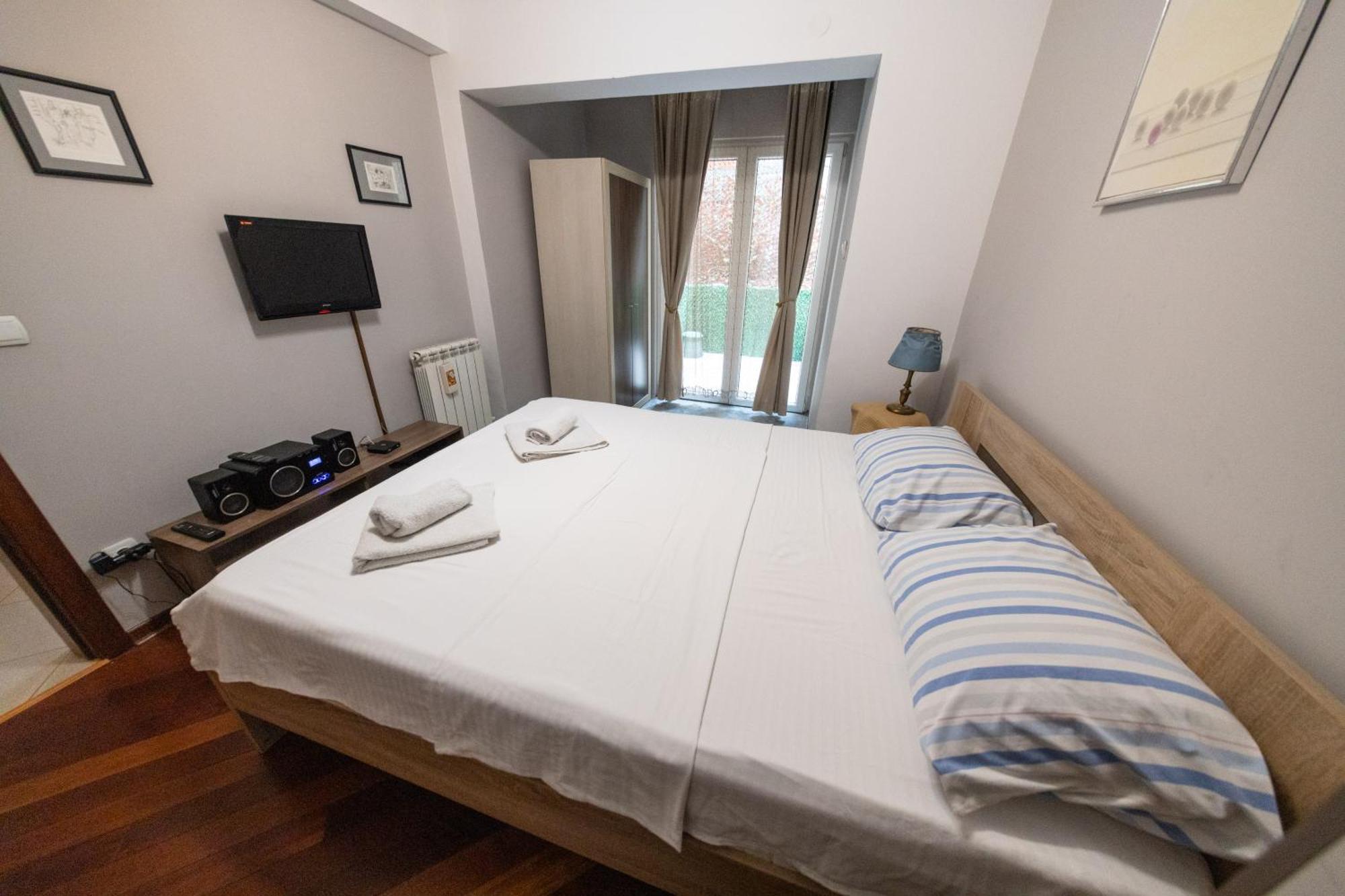 Lux Place Apartments Downtown 크라구예바츠 외부 사진